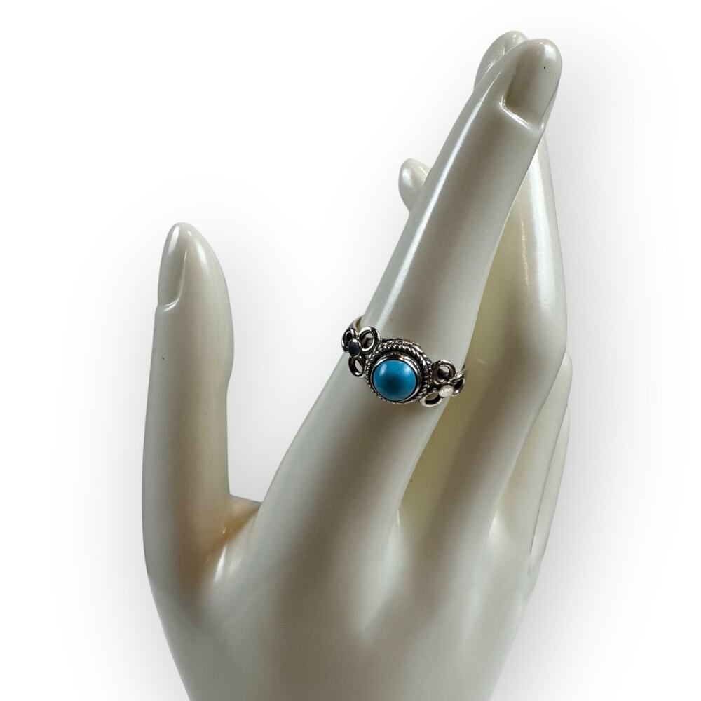 Vintage Sterling Silver Ring with Turquoise Blue Gemstone Dainty Jewelry Size 7